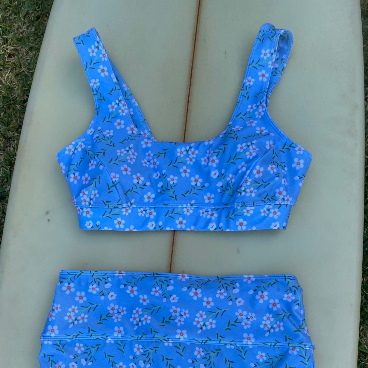 Curvy Crop suits DD+ cup